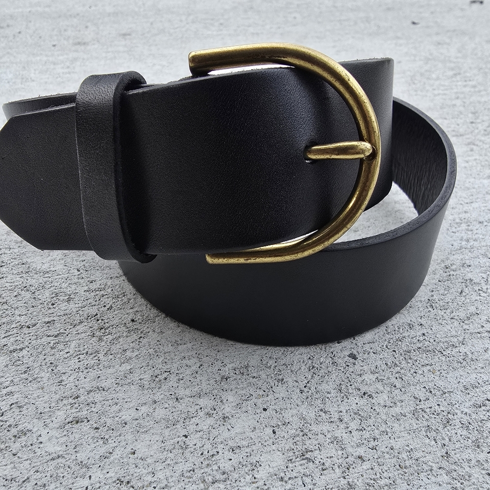 American Eagle Outfitters Black Belt with Round Gold Buckle